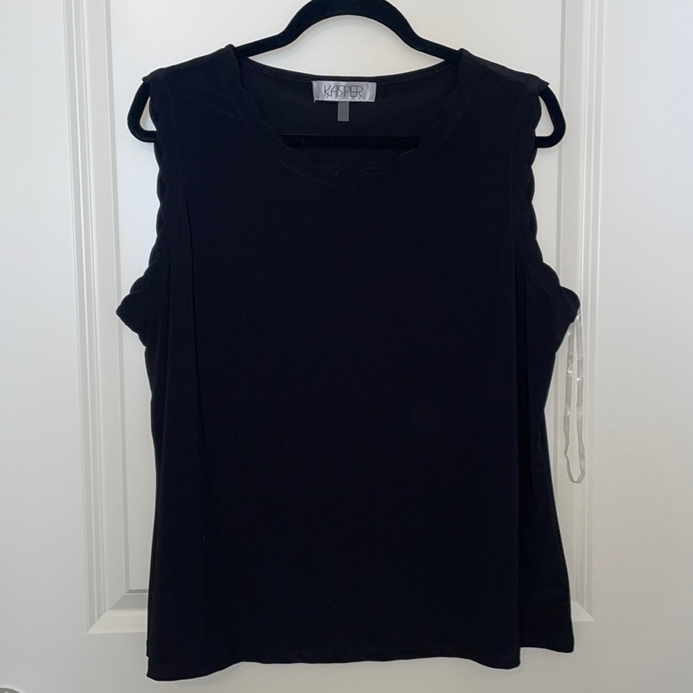 Kasper women’s XL sleeveless blouse with scalloped details (black)